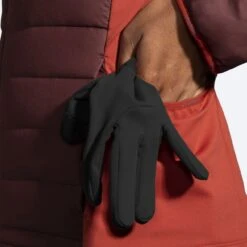 BROOKS Women's Shield Hybrid Jacket 2.0 (223 - Run Raisin/Copper) -Clothing Serie Shop 221557 223 d1 shield hybrid jacket womens running jacket