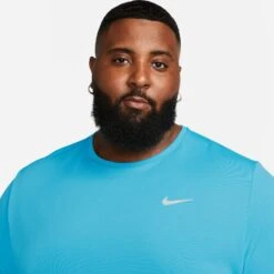 Nike Men's DRI-FIT UV Miler Short Sleeve Running Top (416 - Baltic Blue/Reflective Silver) -Clothing Serie Shop DV9315 416 PHSYM001 2000